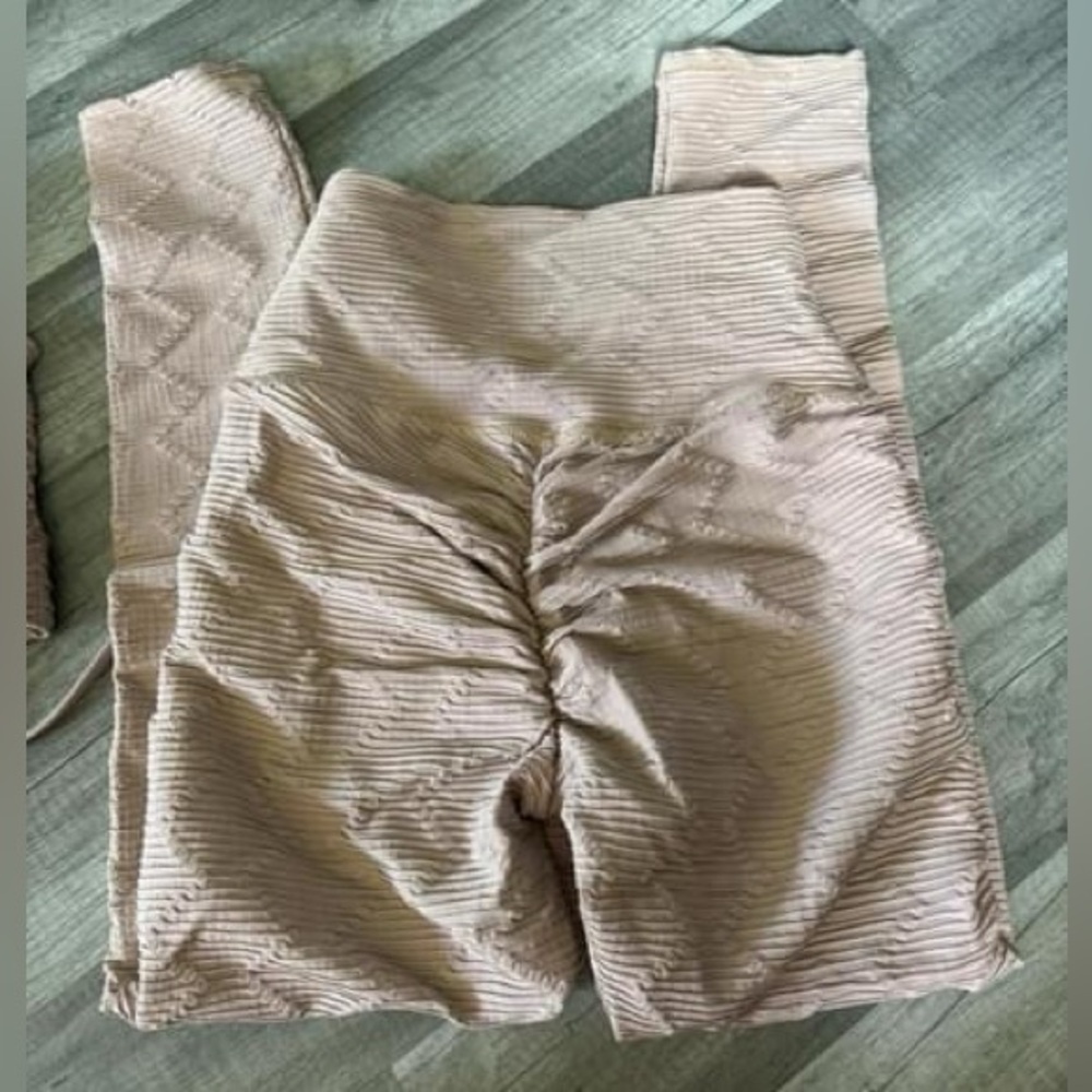 Scrunch butt blush pink XS leggings